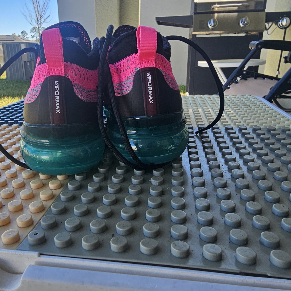 Size 8 Women's - Nike Air VaporMax 2023 Flyknit Miami Nights - Picture 3 of 7